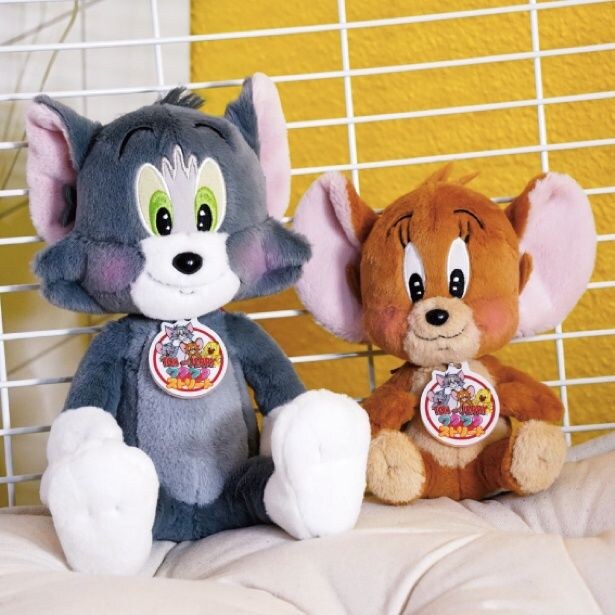 ぬいぐるみわくわくトム(3850円・左)とぬいぐるみわくわくジェリー(2750円・右)