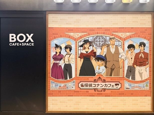 池袋店の入り口には大きなビジュアルが掲示されています