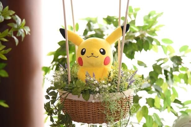 客室には風船で冒険に出るピカチュウの姿も！