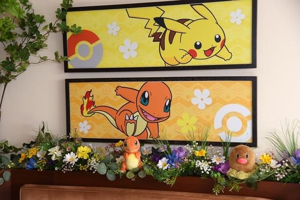 ピカチュウやヒトカゲのイラストを展示