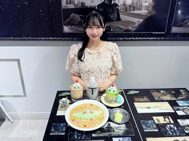 グローグーがいっぱいでかわいすぎます！※フィギュアはライター私物。