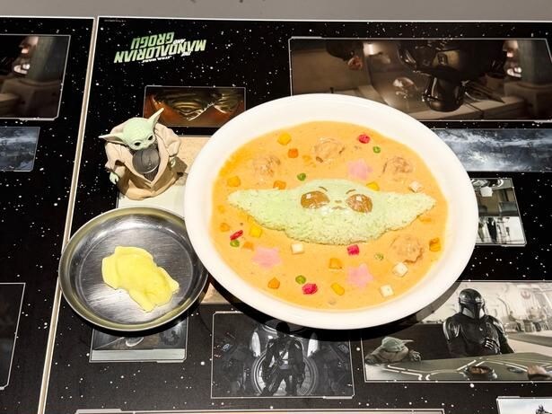 ＜グローグー＞CUTEST IN THE GALAXYシチュー(1890円)※フィギュアはライター私物。