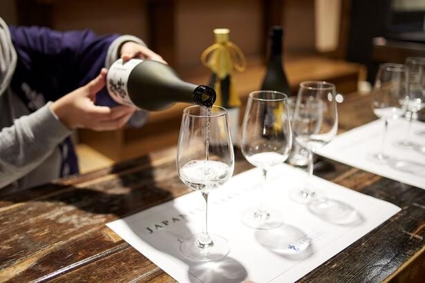 神戸酒心館で4種の福寿を飲み比べるテイスティング