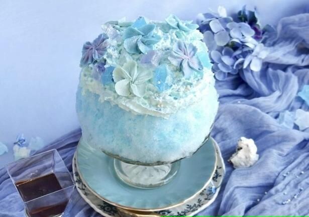 「深海の蒼花氷〜チョコミント〜」。さわやかなミントの清涼感とチョコレートのコクが溶け合う