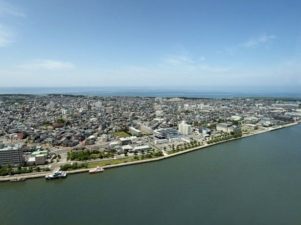 展望室から望む東西南北の景観について聞いてみた