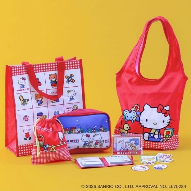 赤と白を基調としたカラフルなデザインが特徴的。「HELLO KITTY」誕生当初のグッズをほうふつとさせるアイテムも登場！