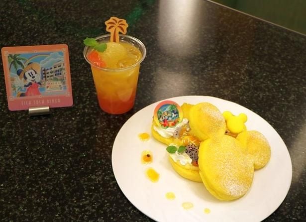 「チックタック・ダイナー」の「“トロピカルサマーフェスティバル”スペシャルセット」。＋400円で「“トロピカルサマーフェスティバル”スペシャルドリンク」も楽しめる