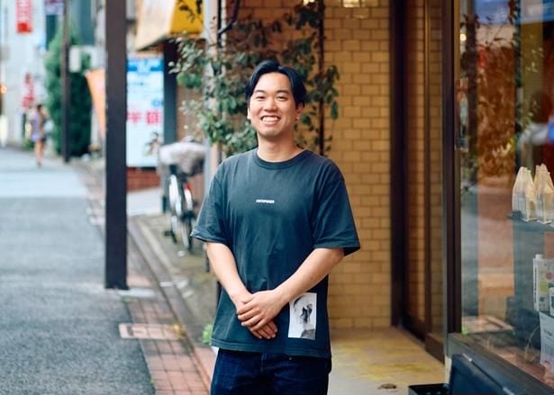 店主の河原佑哉さん。店主の朗らかな人柄も、通いたくなる店となる重要な要素
