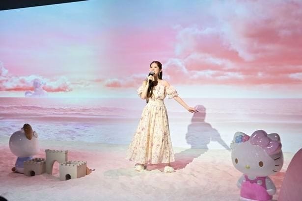 ピンクのビーチは“映える写真”の撮影にぴったり!