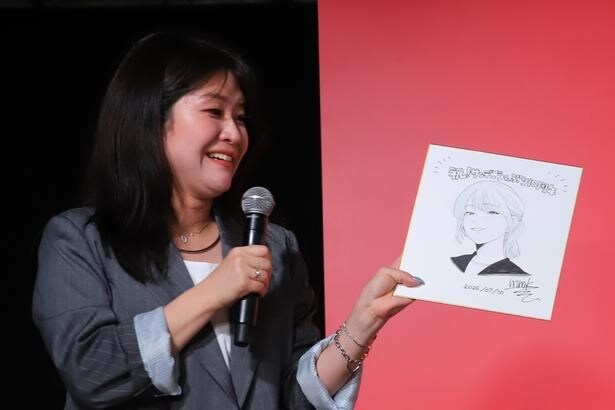 「だいぶかわいく描いてもらってる」と声が上がった、稲田さんの似顔絵。稲田さんも「キャー!うれしい!」と声を弾ませていた