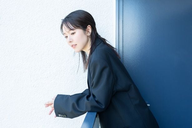 【写真】映画『チルド』で新人アルバイトの小河を演じた唐田えりかさん