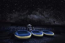 コニカミノルタプラネタリウムが変えた常識。「星を学ぶ場所」から「音楽と五感で楽しむエンタメ空間」への挑戦とは？