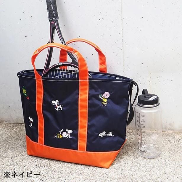 「舟形トート Lサイズ(ネイビー/スヌーピー＆チャーリー・ブラウン)」(5940円)