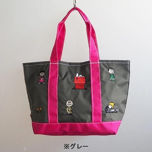 「舟形トート Мサイズ(グレー/ピーナッツ・ギャング)」(4620円)