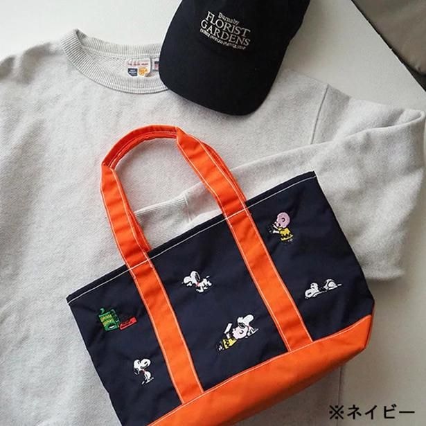 「舟形トート Мサイズ(ネイビー/スヌーピー＆チャーリー・ブラウン)」(4620円)