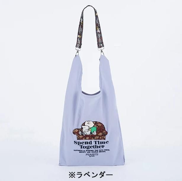 「ストラップ付ショッパーバッグ(ラベンダー/スヌーピー＆チャーリー・ブラウン)」(3850円)