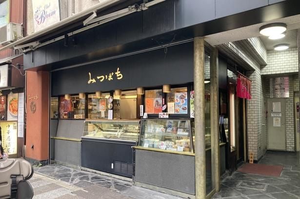 店頭でアイスのテイクアウトができる。行列を避けるには夕方ごろが狙い目