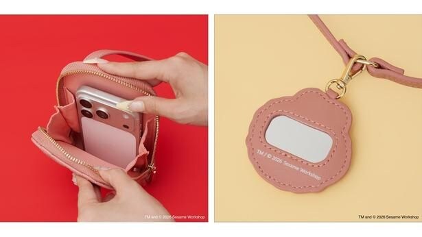 スマホがぴったり収まるサイズ感。ミラーチャームは取り外し可能で、アレンジも楽しめる