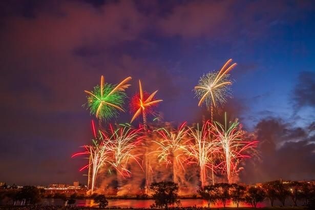 約70分間で約2万発！打ち上げ数、都内最大級の「葛飾納涼花火大会」