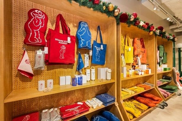 線画タッチのシンプルなイラストがかわいい「スケッチシリーズ」の陳列コーナー