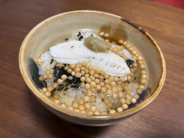 【写真】ほのかな酸味と辛味がたまらない“フグ×レモン胡椒”のだし茶漬け