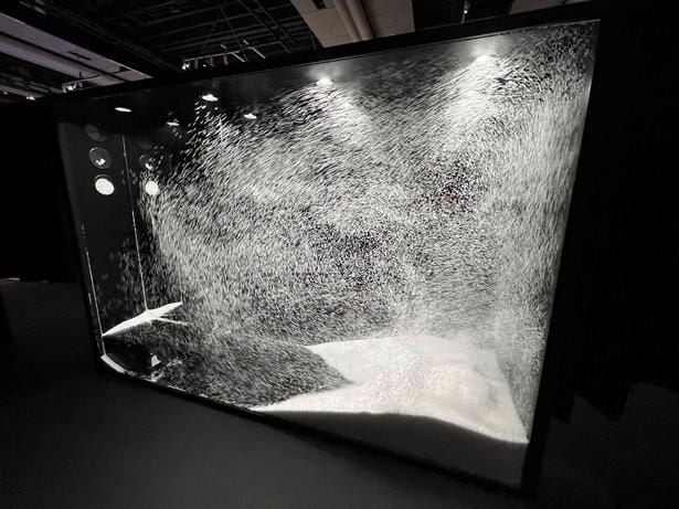ブリザード体験では、強い風と前方の視界不良が体験できる