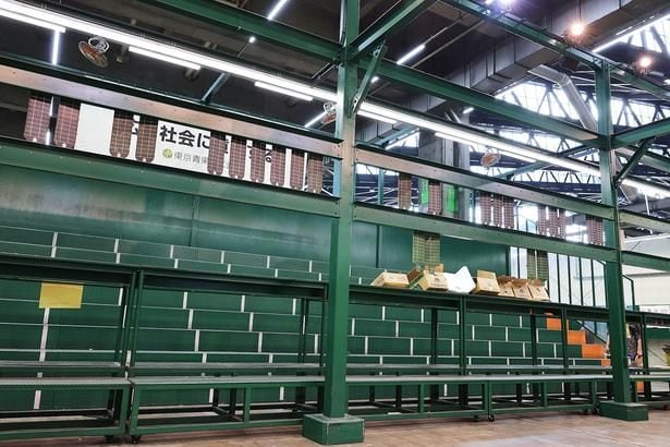 青果棟にある競売場