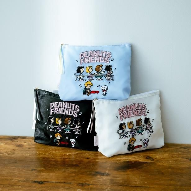 「PEANUTSシアーポーチ」(各4950円)