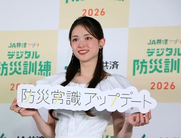 「食べ物の備えは10日分くらいはあると思う」と松村さん