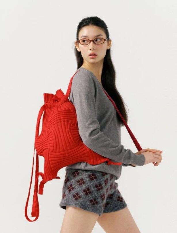 軽量で耐久性に優れた「BOW BACKPACK」(1万5400円)
