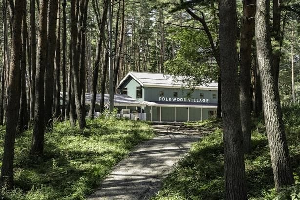 「FOLKWOOD VILLAGE 八ヶ岳」では、「スロートラベル」をコンセプトに多様なアウトドア体験を提供