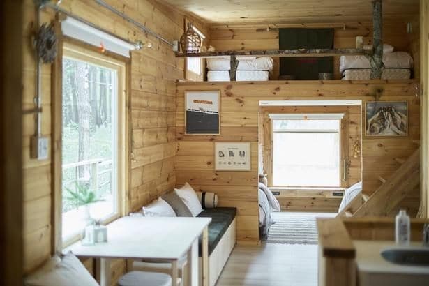 “泊まる”場所ではなく、森で“暮らす”ための家「LARCH」