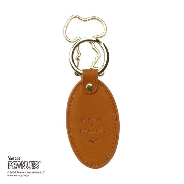 「PEANUTS キーホルダー」(7260円)。スヌーピーのシルエットのカラビナが印象的