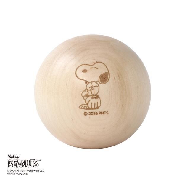 スヌーピーの刻印を施した「PEANUTS 木のボール」(3080円)