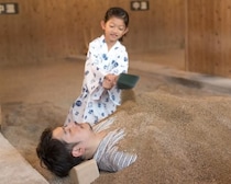 「これはもう、テーマパークだろ」砂湯、蒸し湯、温泉吸入に地獄蒸し！別府で見つけた温泉ファンの楽園【九州の日帰り温泉vol.18】