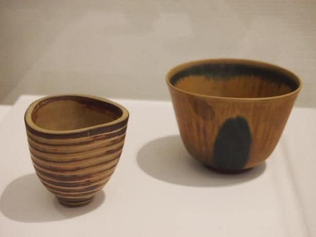 日本の民藝運動の影響を感じさせる作品も随所に展示されている