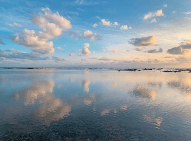 “秋田のウユニ塩湖”として知られる鵜ノ崎海岸