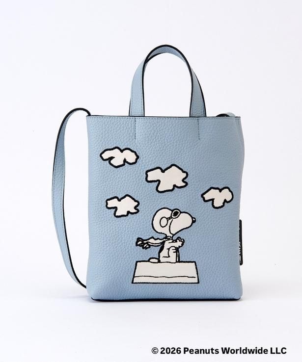 「PEANUTS スモール レザー トート(ポプリンブルー)」(15万8400円)