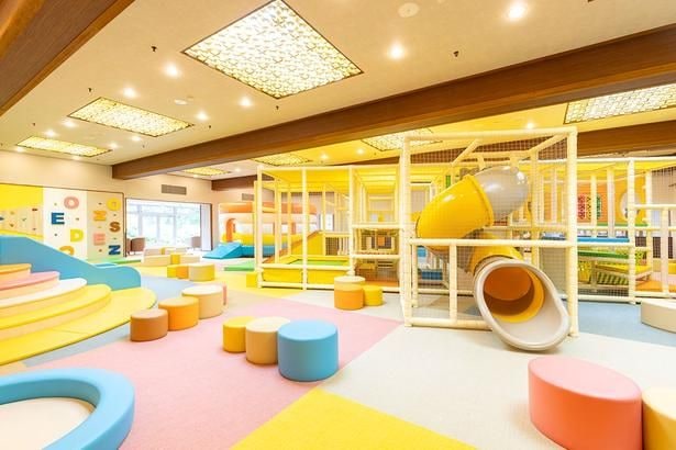 大型立体遊具やボルダリングなどがある「キッズパーク」