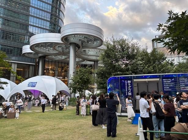 「麻布台ヒルズ 納涼祭り 2026」でワンランク上の夏祭りを体験してきた！洗練された空間や名店の屋台グルメを堪能