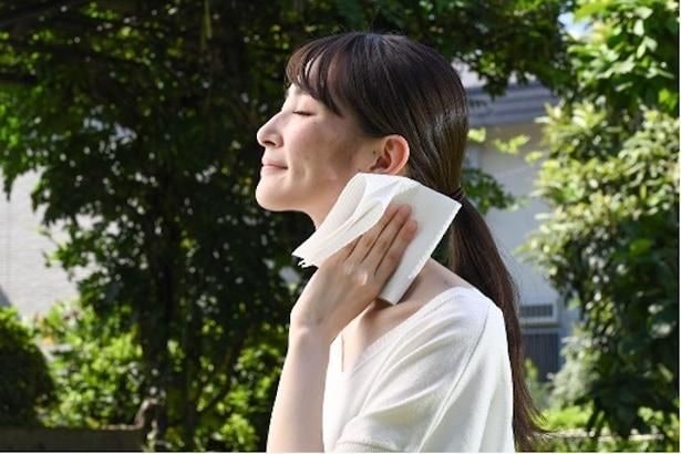 夏場の汗拭きシートにも
