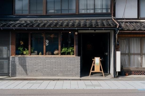 Bed&Craftのチェックインラウンジ外観