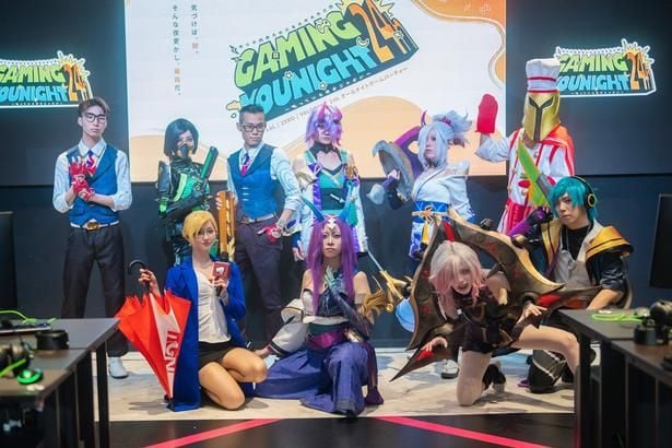 【写真を見る】試合の合間には、コスプレイヤーによるファッションショーも実施!