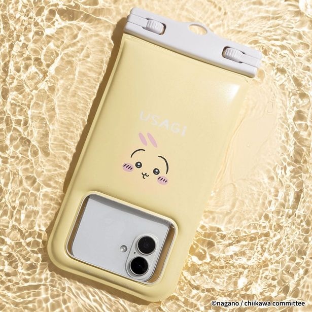 「ちいかわ/DIVAID フローティング防水ケース」(2970円)、「うさぎ/フェイス」デザイン