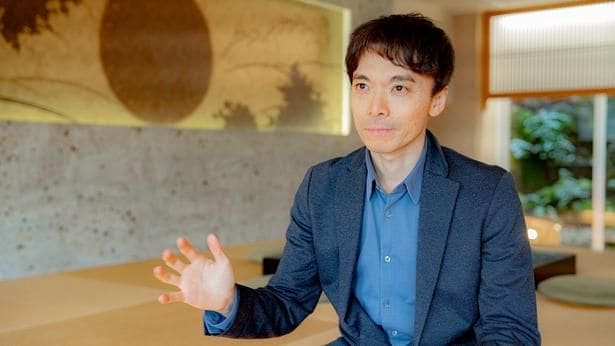 今回、夏のアイスの楽しみ方についてレクチャーしてくれる織田剛さん