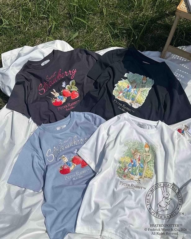 「AS KNOW AS plus」から発売！「ピーターラビット(TM)」限定Tシャツ