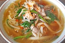 優しくもパンチが効いた味わい…　ランチにぴったりな「中華風うどん」がクセになる