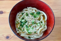まるみキッチンの「鶏がらねぎ塩まぜうどん」はつるっと完食　リピート必至の爽やかな味
