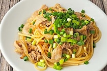 TikTokで話題「ねぎと豚のスタミナパスタ」　フライパン1つで夏バテ知らずの味