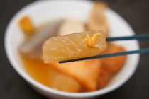 おでんの大根、ひと手間で“中までトロ染み”に…　時短テクに「知らなかった」